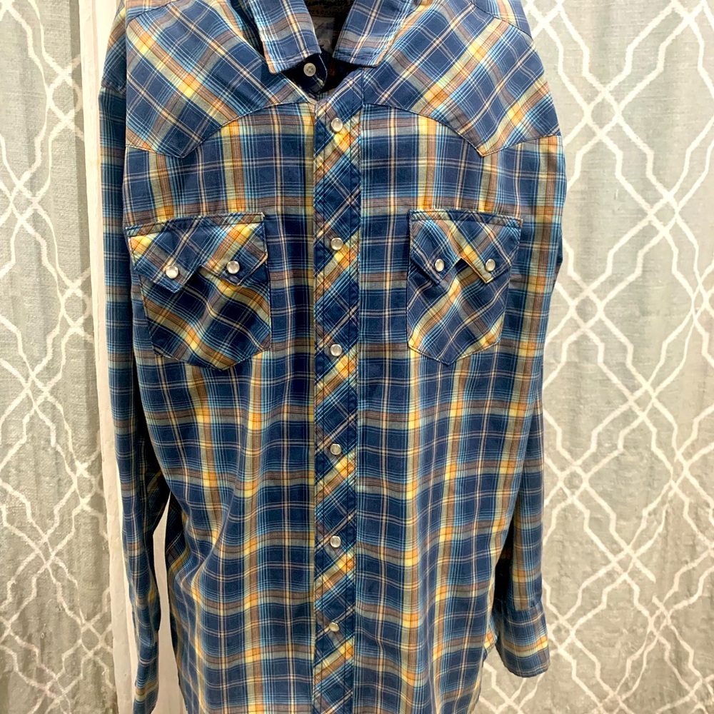 Wrangler Men’s Western Long Sleeve Pearl Snap Shirt